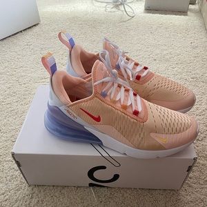 NWB Nike Air Max 270